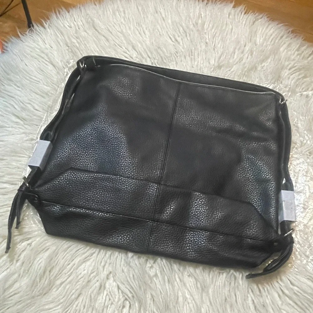 NWT Fresh & Floral Casual Goingout Faux Leather‎ 2 in 1 Backpack Tote Bag Black